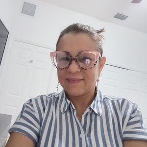 Meet your Posher, Yulanny